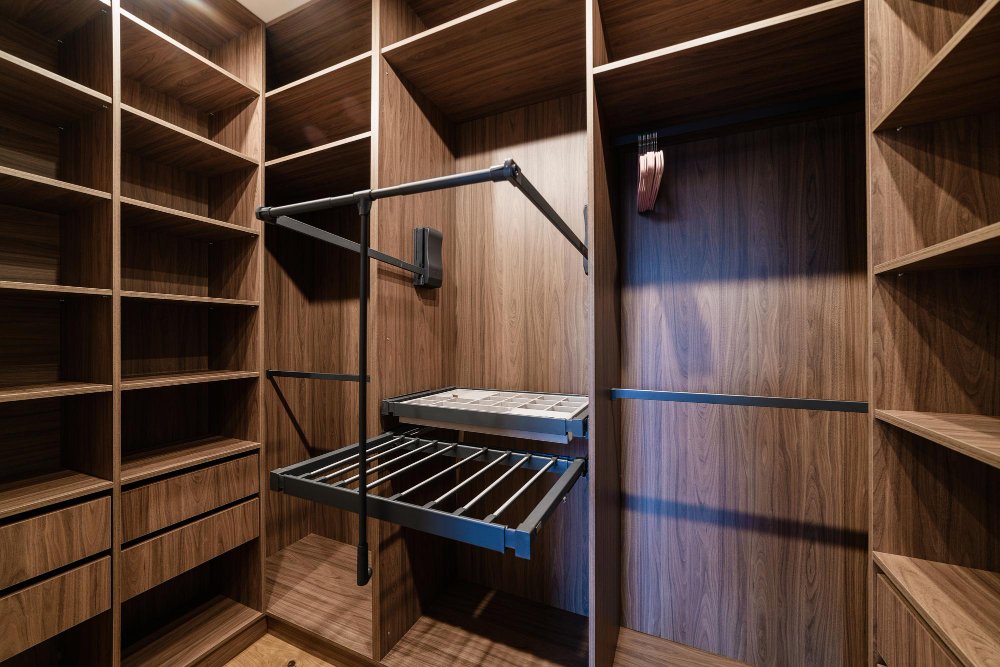 Custom Closet Systems Contractor in Wolf Lodge ID